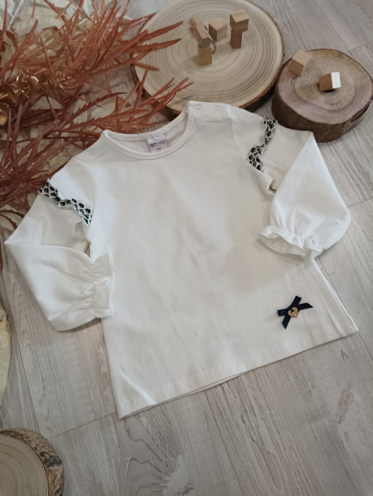 T-Shirt Felpata in Cotone Ruche Fantasia Geometrica sulle Maniche Ativo Kids Bambina 12-36 Mesi