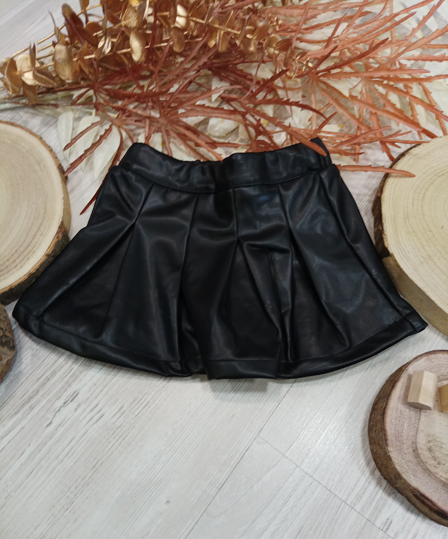 Gonna in Similpelle Nera a Pieghe Effetto Plissé con Elastico in Vita Ativo Kids Bambina 12-36 Mesi