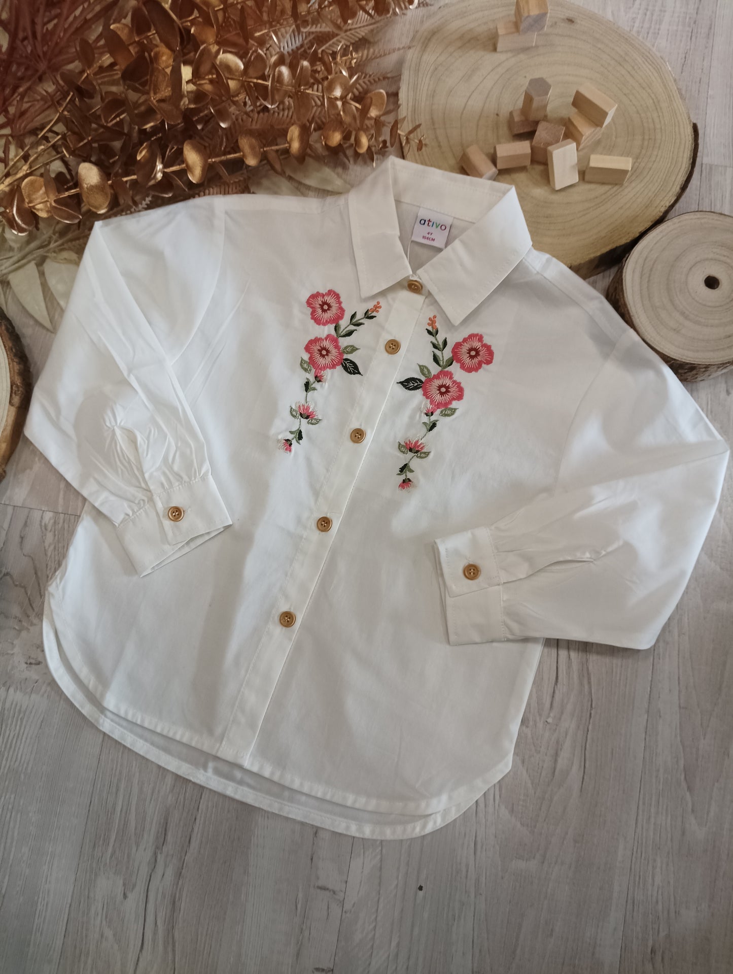 Camicia Bianca Stondata con Bottoni Beige Ricamo Floreale sul Davanti Ativo Kids Bambina/Ragazza 4-12 Anni