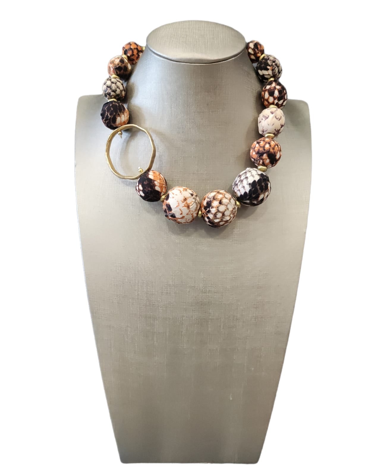 Collana Donna Girocollo Etnica con Sfere in Stoffa e Chiusura in Metallo