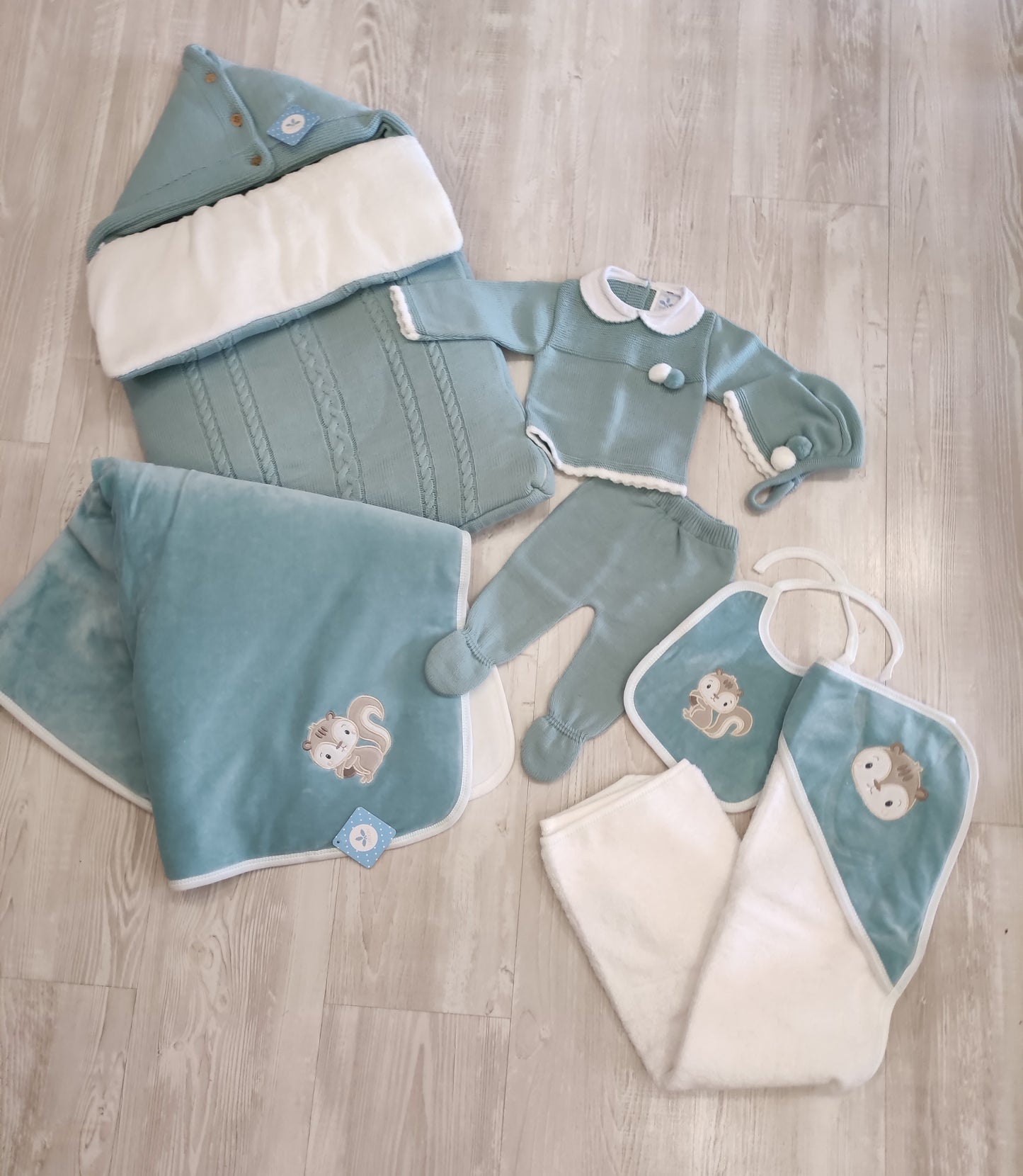 Completino Neonata Clinico Con Cuffietta Colore Verde Acqua New Born Sardon 0-6 Mesi