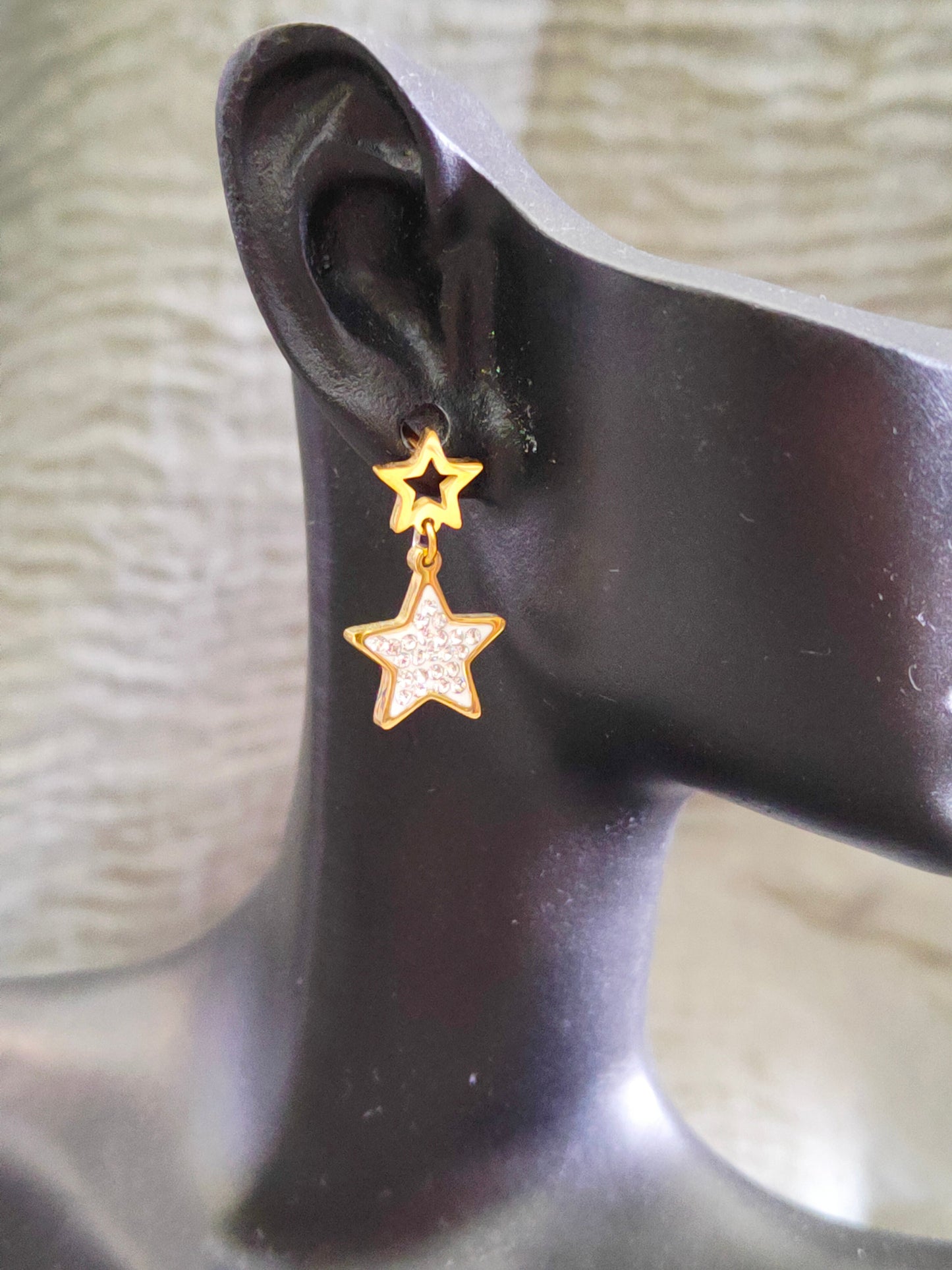 Orecchino Donna Singolo Dorato in Acciaio Luminoso e Leggerissimo Stellina con Strass