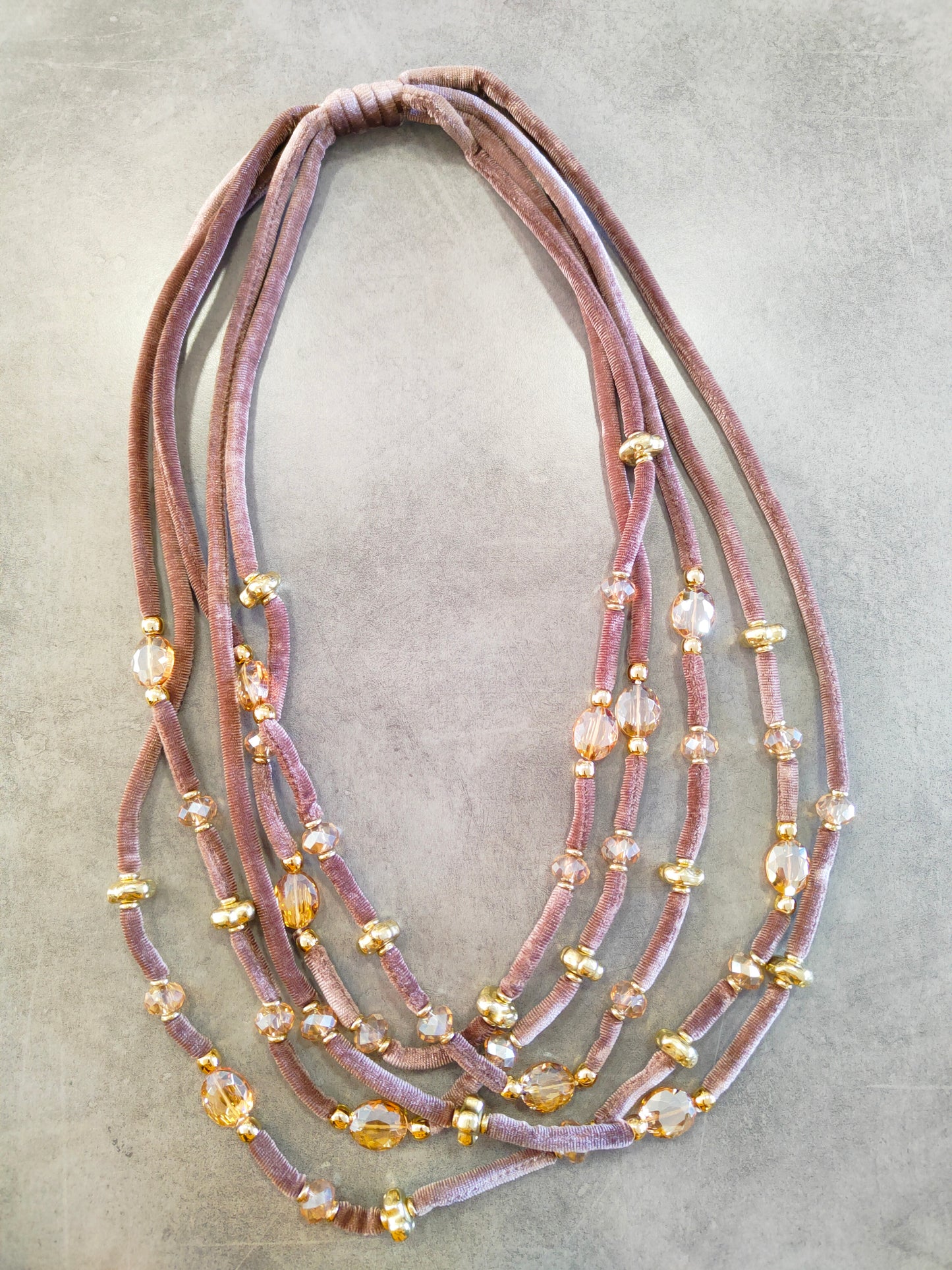 Collana Donna Multi Filo in Ciniglia con Sfere in Resina ed Inserti Dorati