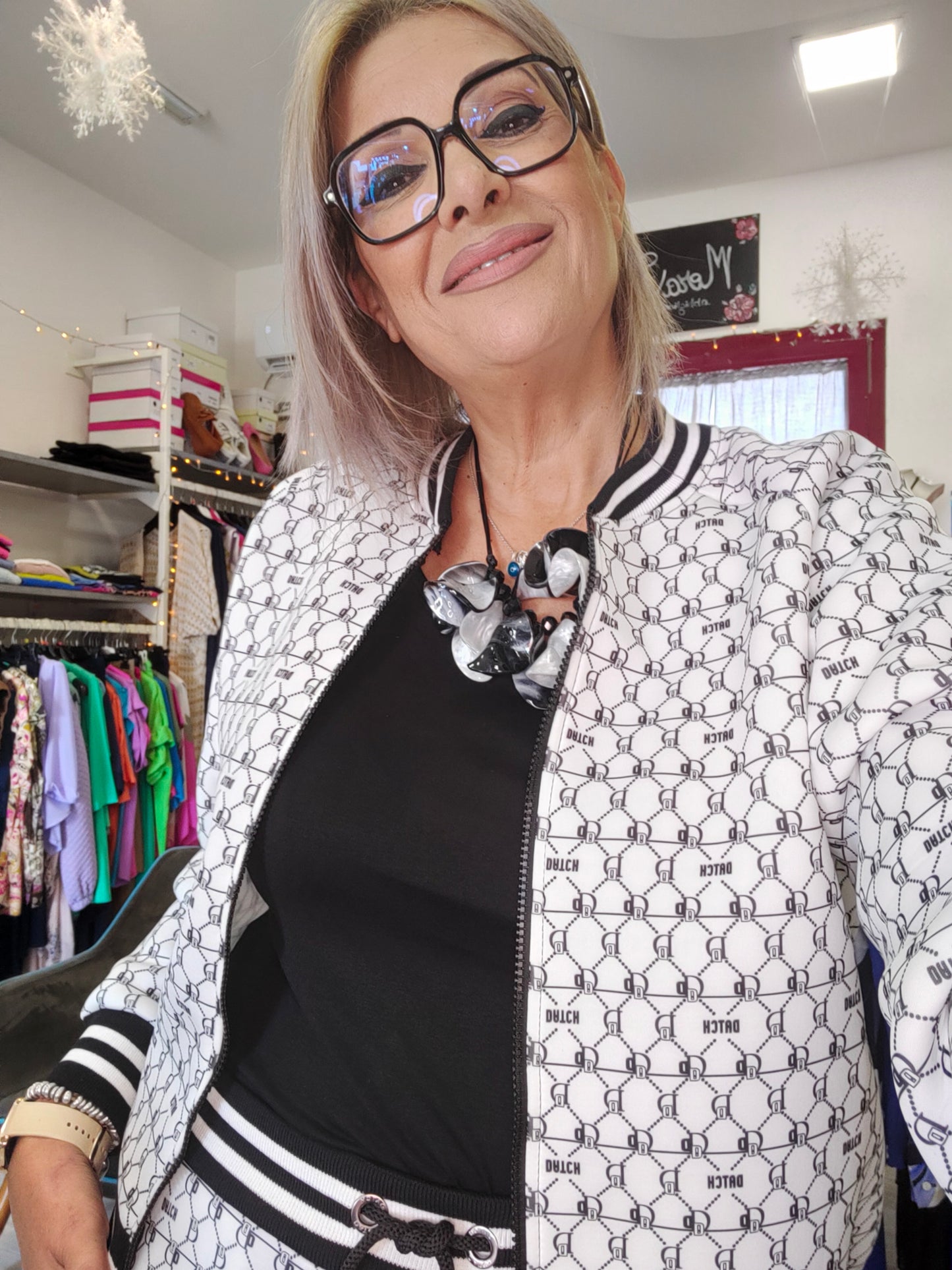 Giubbino Felpa Bianco e Nero Cropped in Jersey Scuba con Zip Stampato Fantasia DATCH
