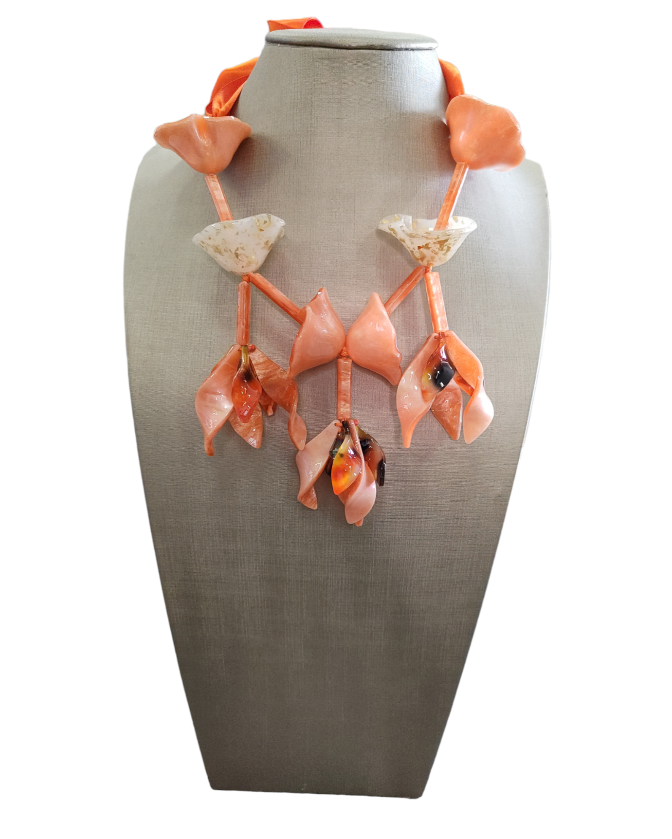 Collana in Resina Campanelle Con Raso di Chiusura
