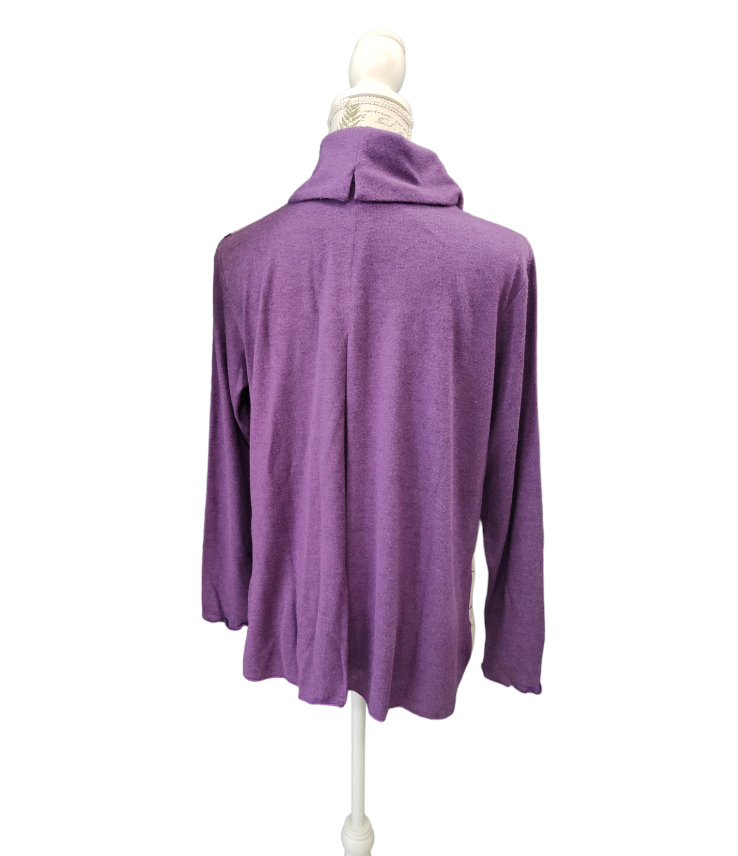 Maglia Donna in Doppio Tessuto realizzata in Viscosa con Collo ad Anello Viola sul Retro e Fantasia sul Davanti