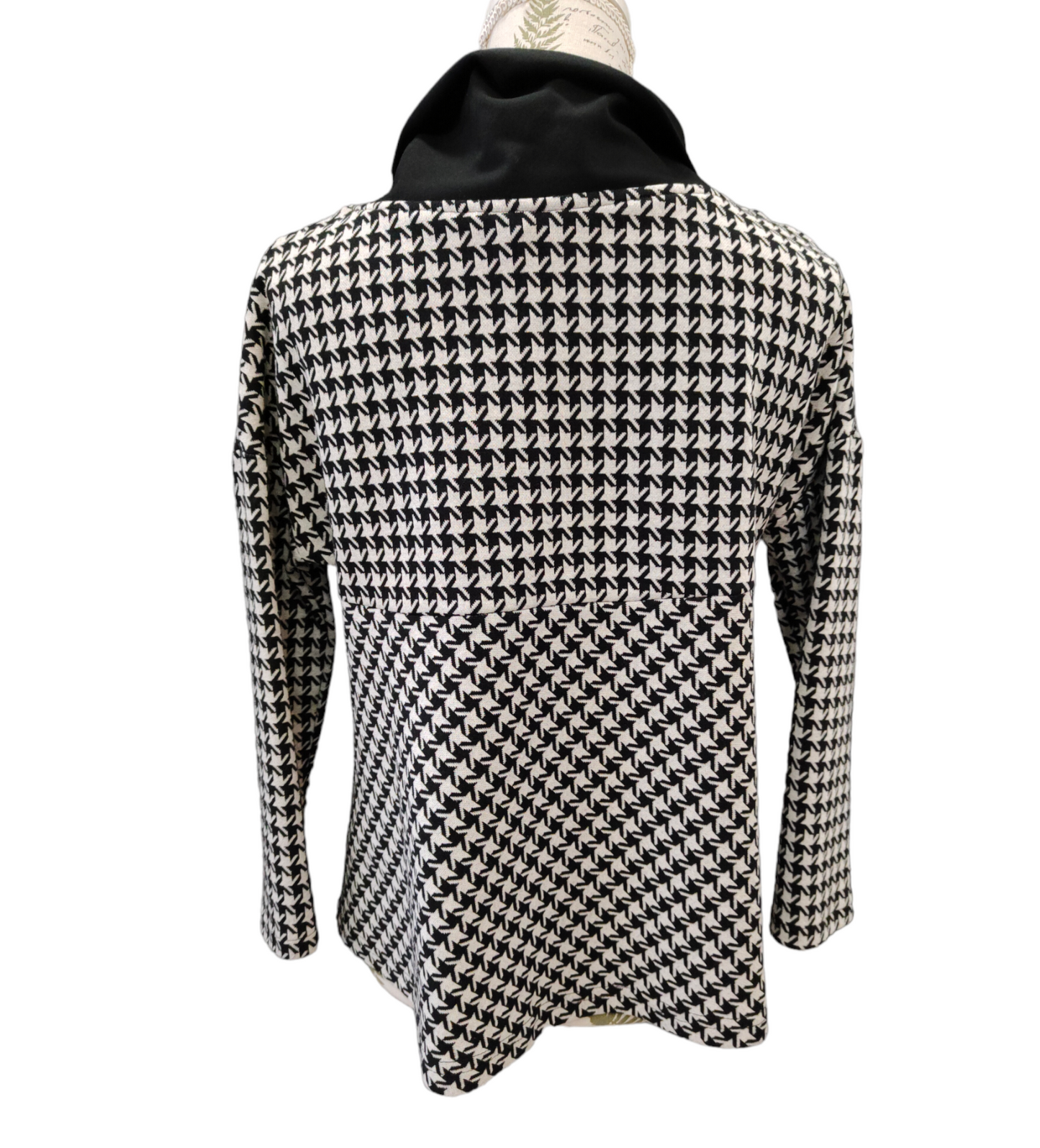 Blusa Donna Fantasia Pied de Poule con Collo ad Anello Modello a Trapezio