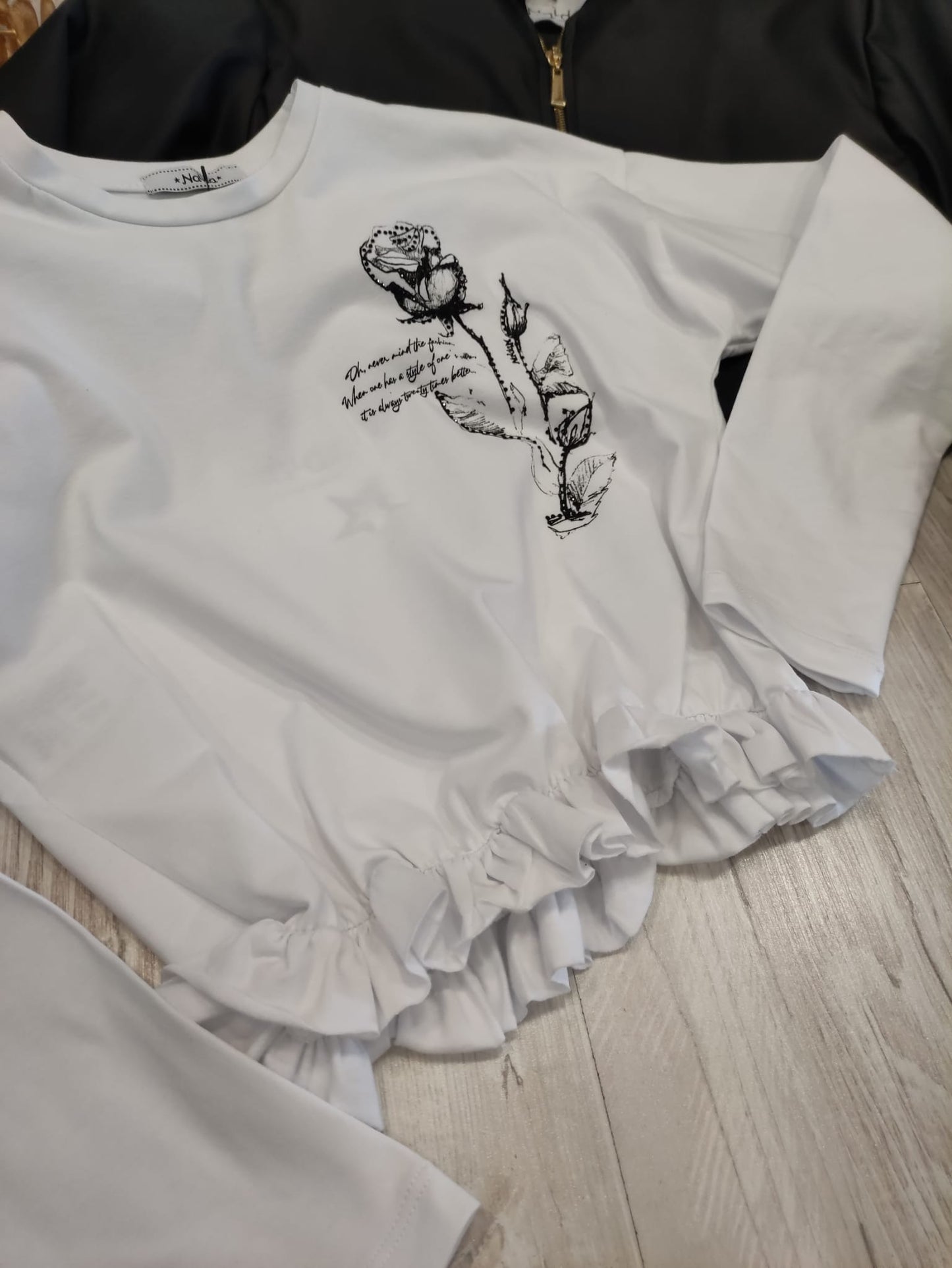 T-Shirt Bianca Cropped a Manica Lunga Arricciata Sotto in Vita Naida Ragazza Taglie 34-44