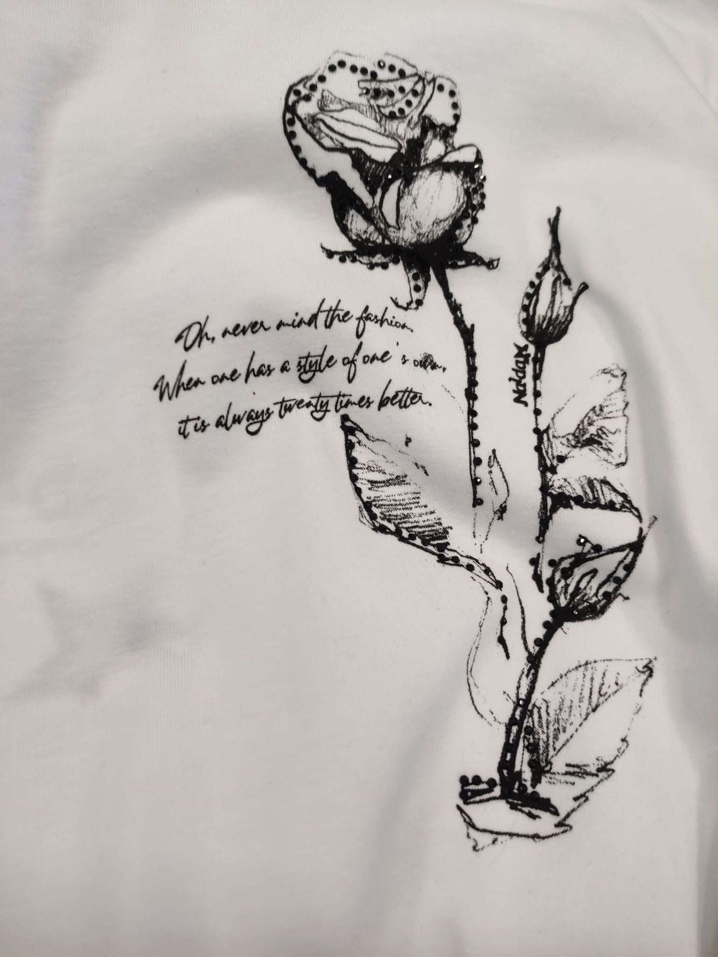 T-Shirt Bianca Cropped a Manica Lunga Arricciata Sotto in Vita Naida Ragazza Taglie 34-44