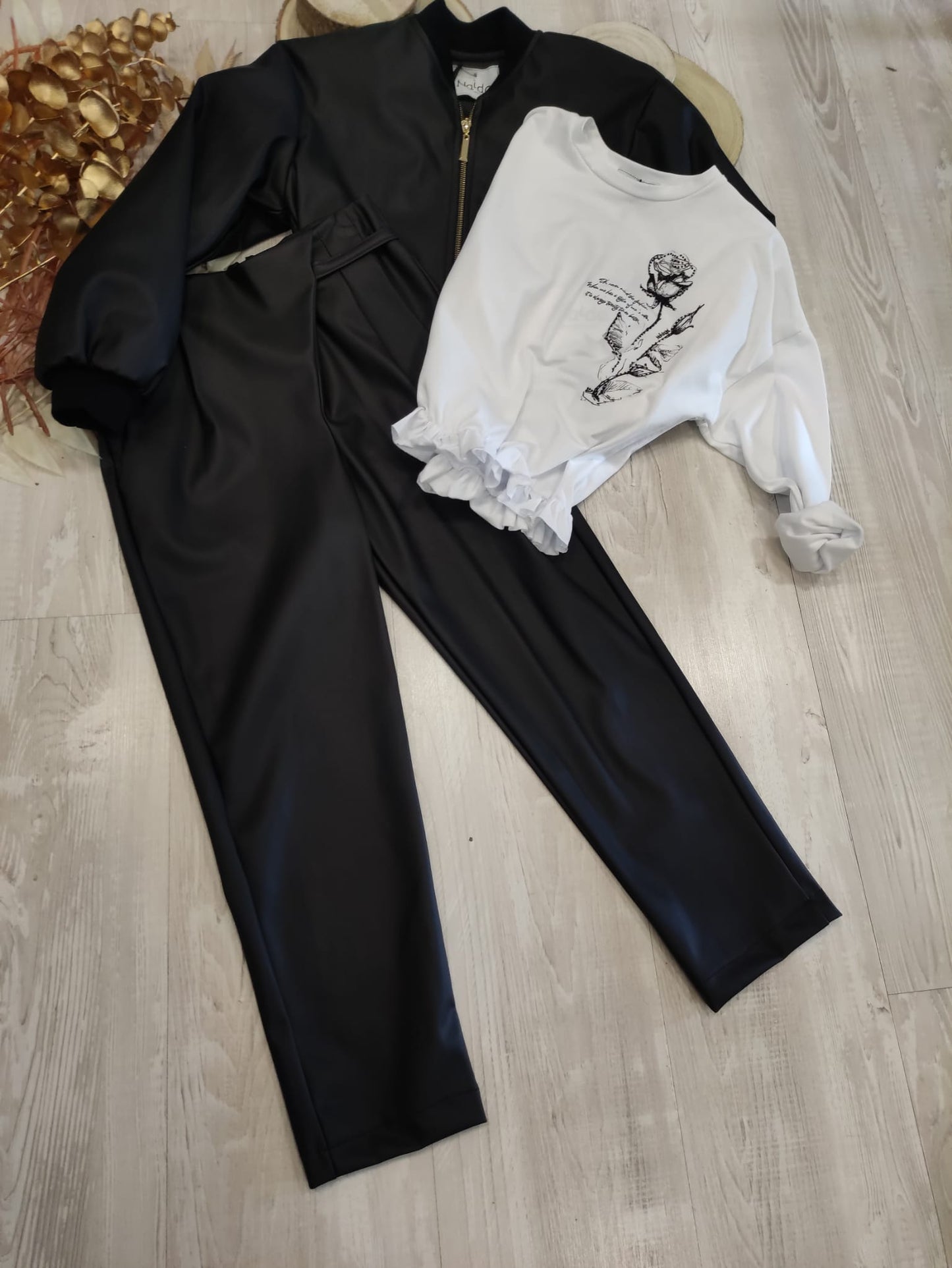 Pantalone Nero In Similpelle con Piega sul Davanti Naida Ragazza Taglie 34-44