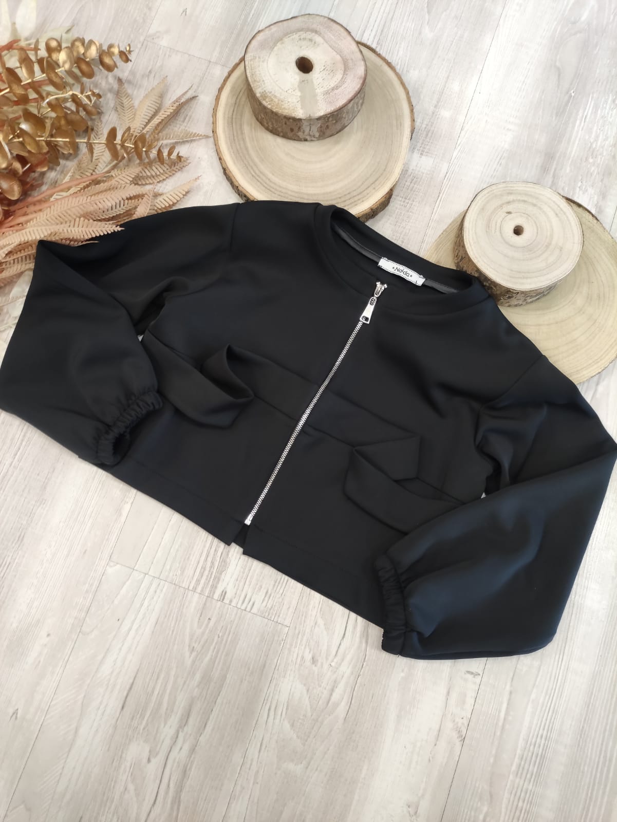 Giacchino Nero Cropped in Jersey Scuba con Zip Naida Ragazza Taglie 34-44