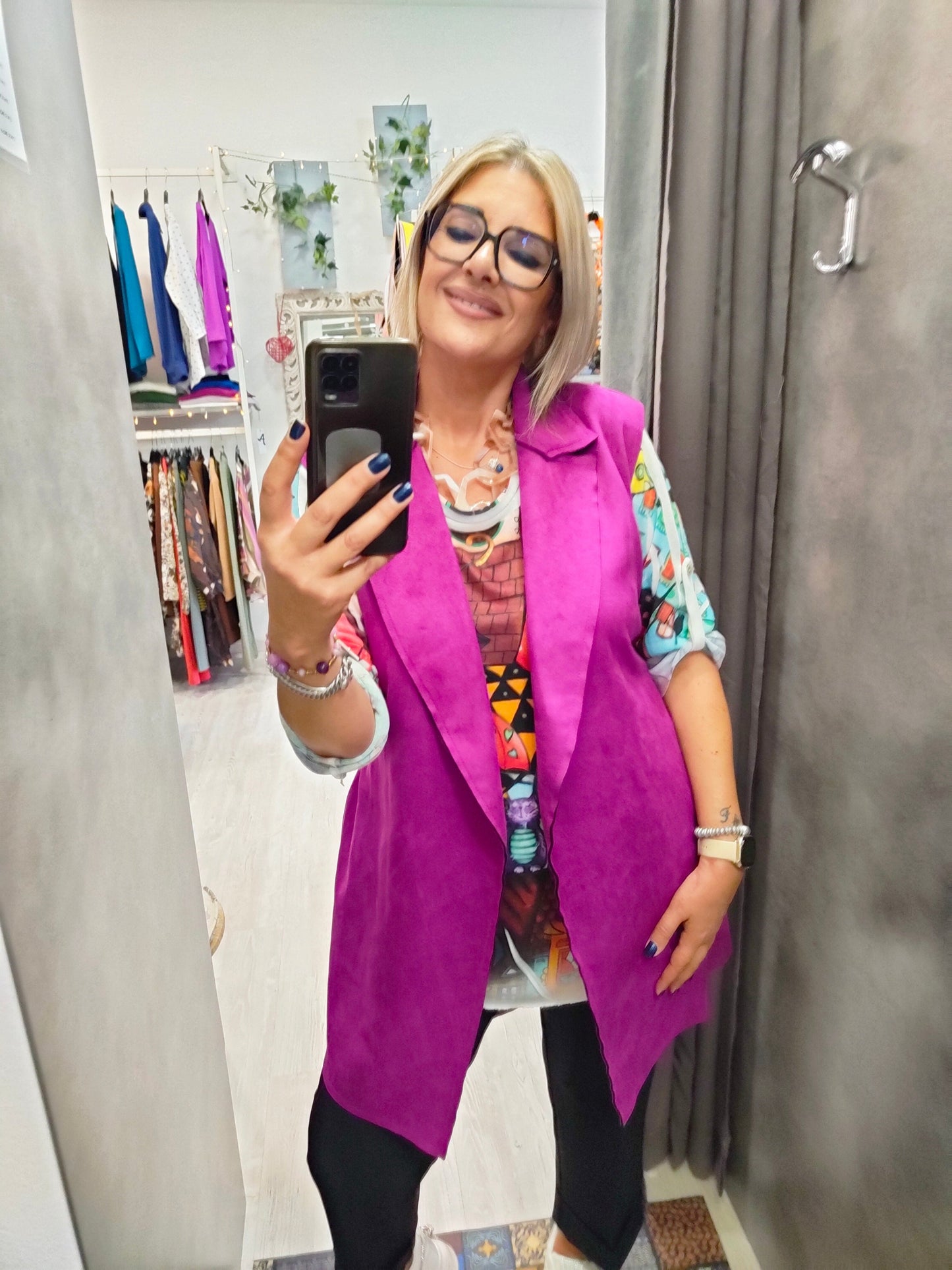 Gilet Donna Curvy in tessuto Scamosciato con Taglio Vivo senza Bottoni con Cinta