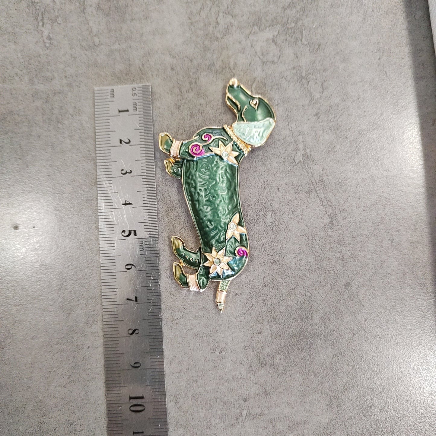 Magnet Brooch With Animal