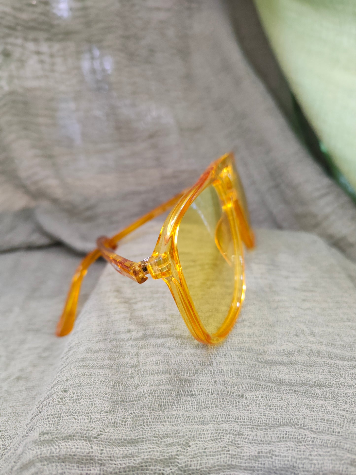 Occhiale da Sole Donna con Montatura in Plastica Trasparente Color Giallo