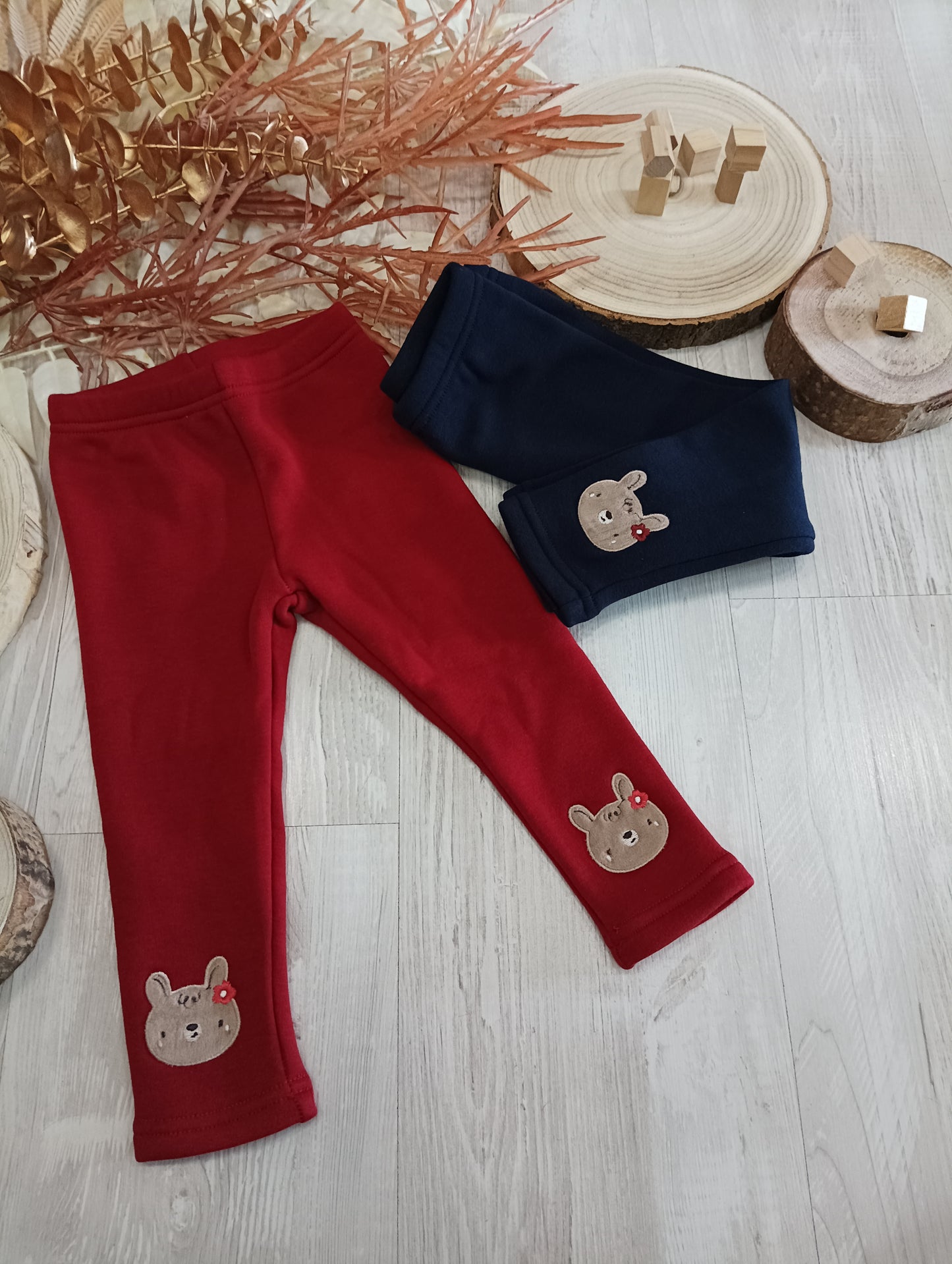 Leggings Felpato in Jersey di Cotone Tinta Unita Bordeaux con Ricamo Coniglietta Ativo Kids Bambina 6-36 Mesi