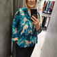 Camicia Donna in Fantasia Marmorizzata Petrolio e Blu con Inserti Plissé per una Ampia Vestibilità