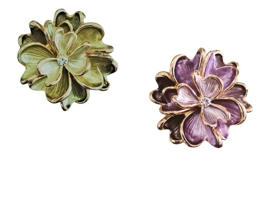 Spilla Calamitata Decorativa senza Ago perché Provvista di una Forte Calamita - Modello con Fiore